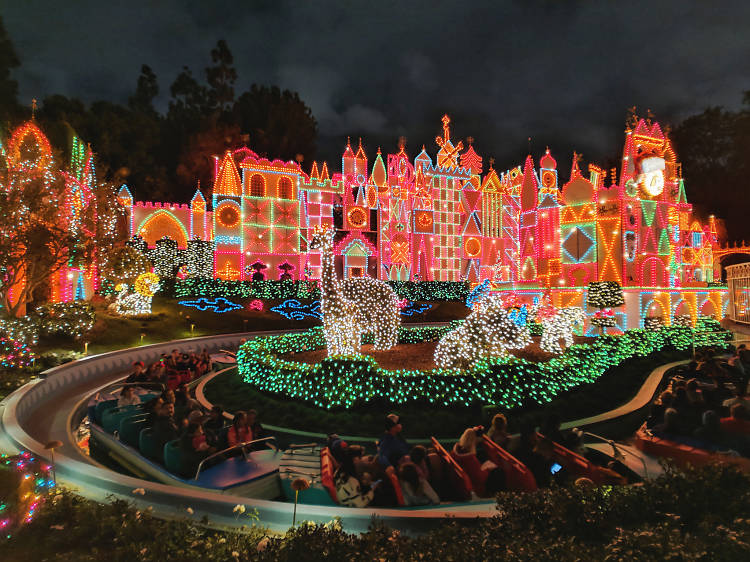 12 Towns With the Best Christmas Light Displays