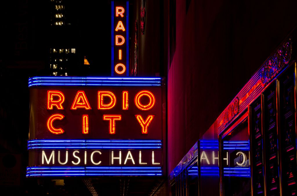 The 10 Best Neon Signs In New York City